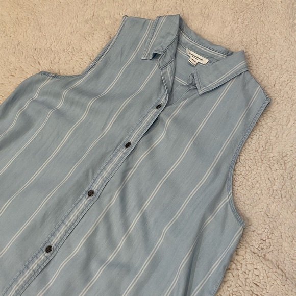 BeachLunchLounge button up tank - Picture 5 of 7